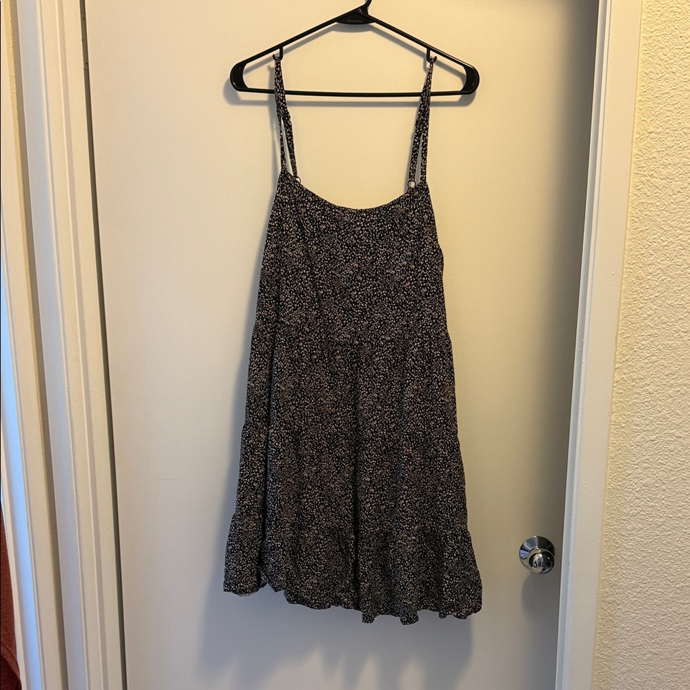 Old Navy Black and Cream Patterned Top